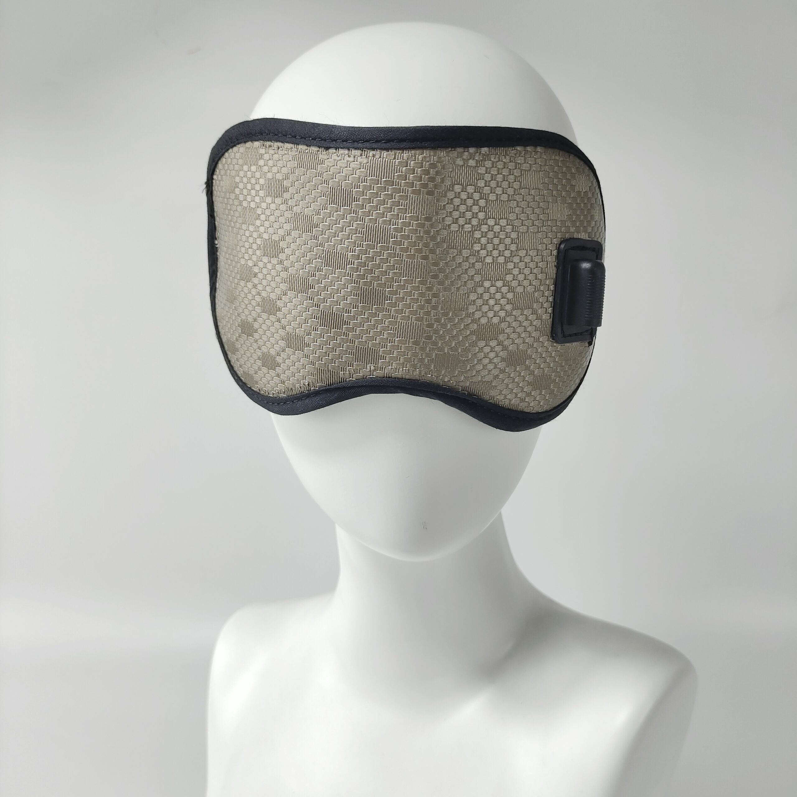 Heated Eye Mask Jade detail view and export packaging